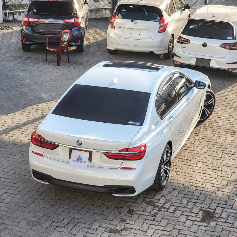 BMW 740i