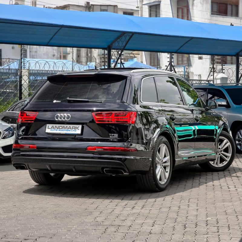 Audi_Q7_2017_Kenya_Landmark_4_result