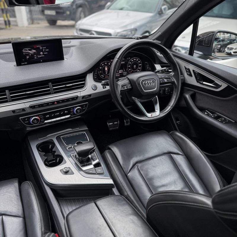 Audi_Q7_2017_Kenya_Landmark_6_result