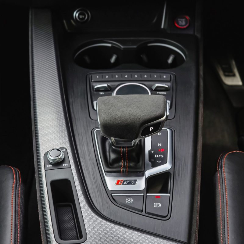 Audi_RS5_Coupe_2018_Kenya_Landmark_7_result