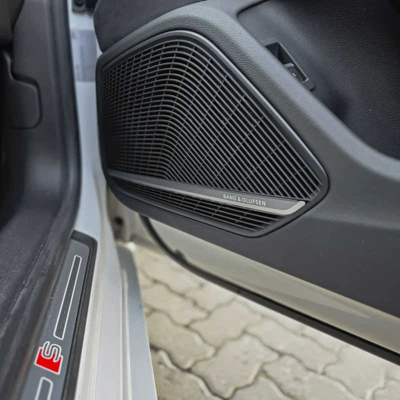 Audi_S5_Sports Back_2018_Kenya_Landmark_6_result