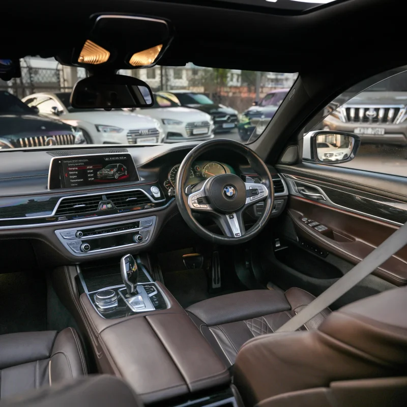 BMW_740i_2019_White (10)