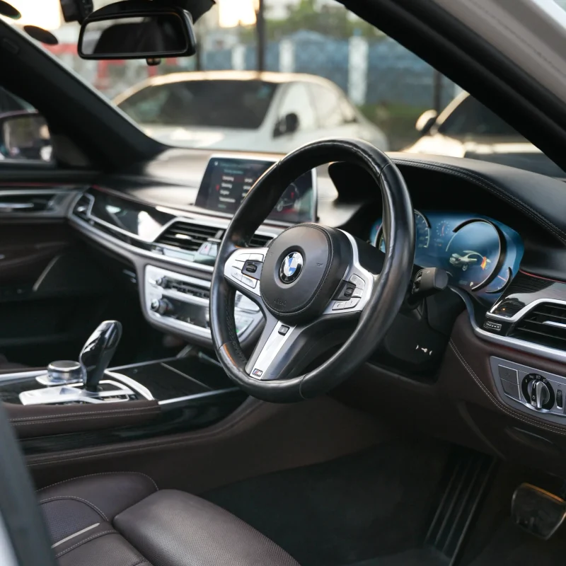 BMW_740i_2019_White (15)