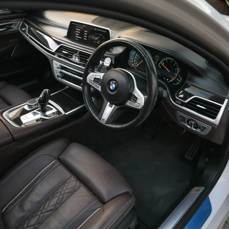 BMW_740i_2019_White (16)