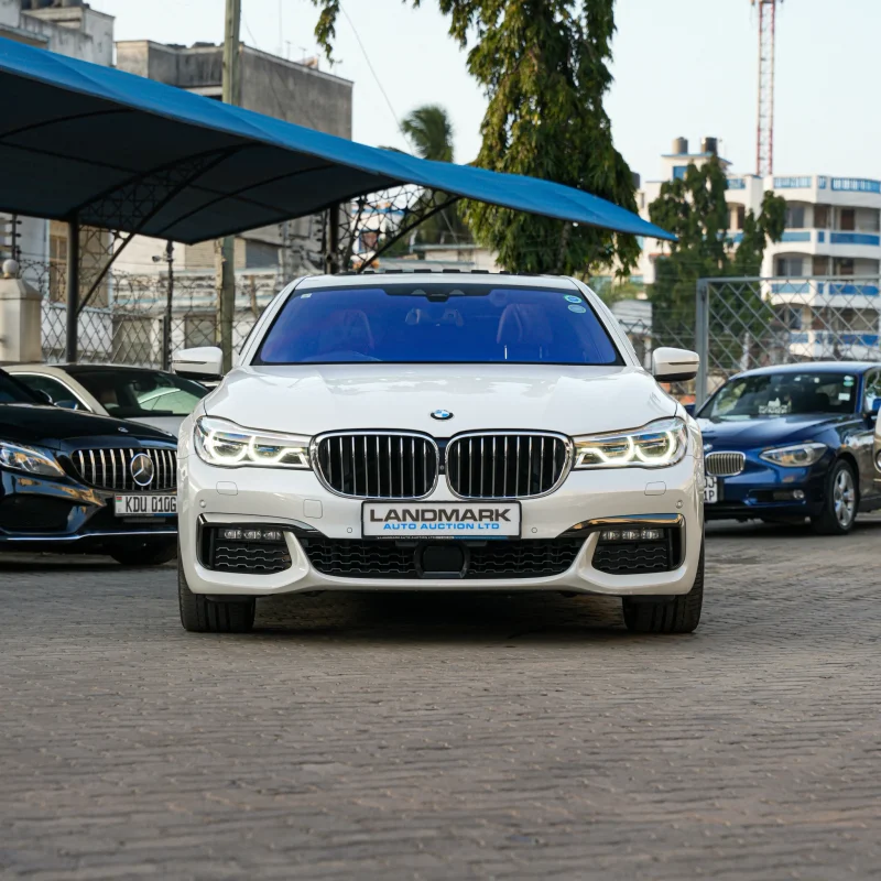BMW_740i_2019_White