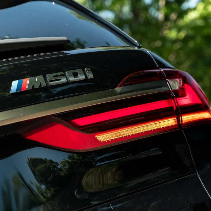 BMW_X7_M50I_2021_Kenya_Landmark_12_result