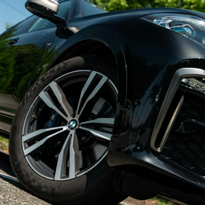 BMW_X7_M50I_2021_Kenya_Landmark_18_result