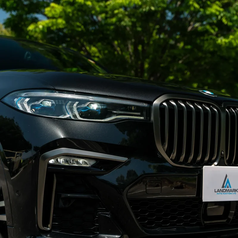 BMW_X7_M50I_2021_Kenya_Landmark_21_result