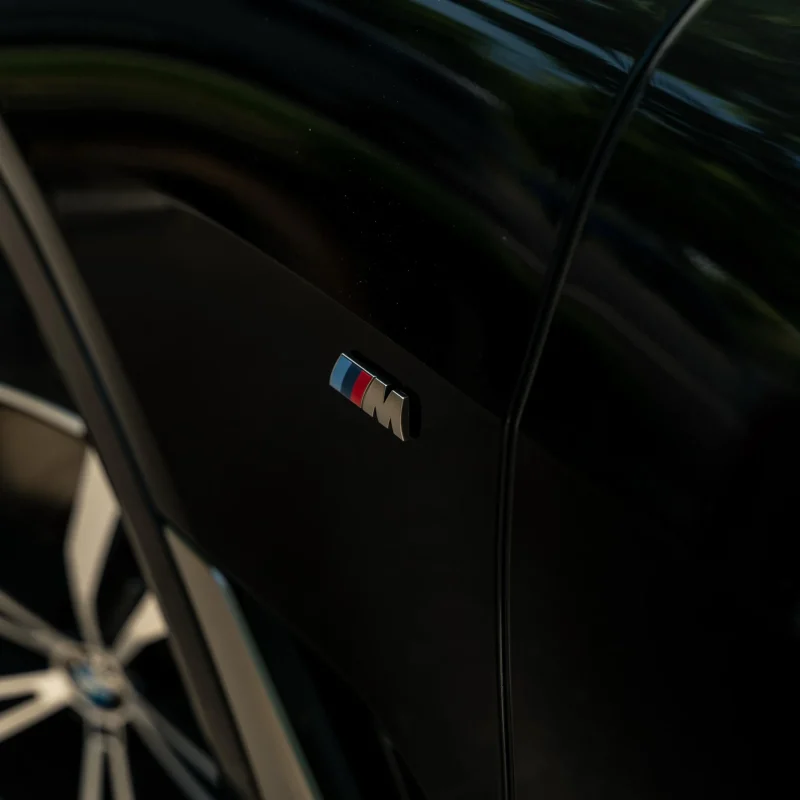 BMW_X7_M50I_2021_Kenya_Landmark_22_result