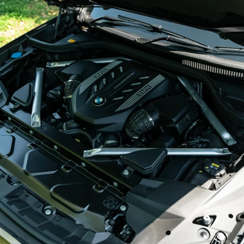 BMW_X7_M50I_2021_Kenya_Landmark_3_result