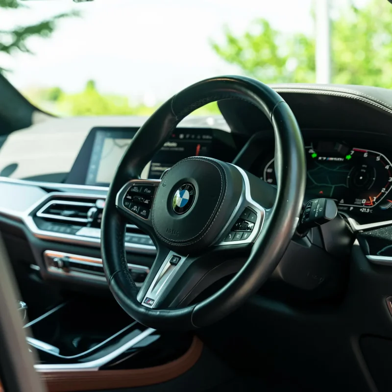 BMW_X7_M50I_2021_Kenya_Landmark_6_result