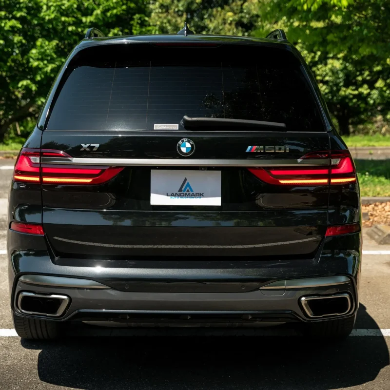 BMW_X7_M50I_2021_Kenya_Landmark_9_result