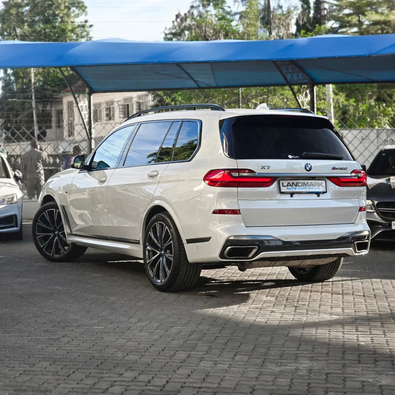 BMW_X7_M50i_2019_Kenya_Landmark_15_result