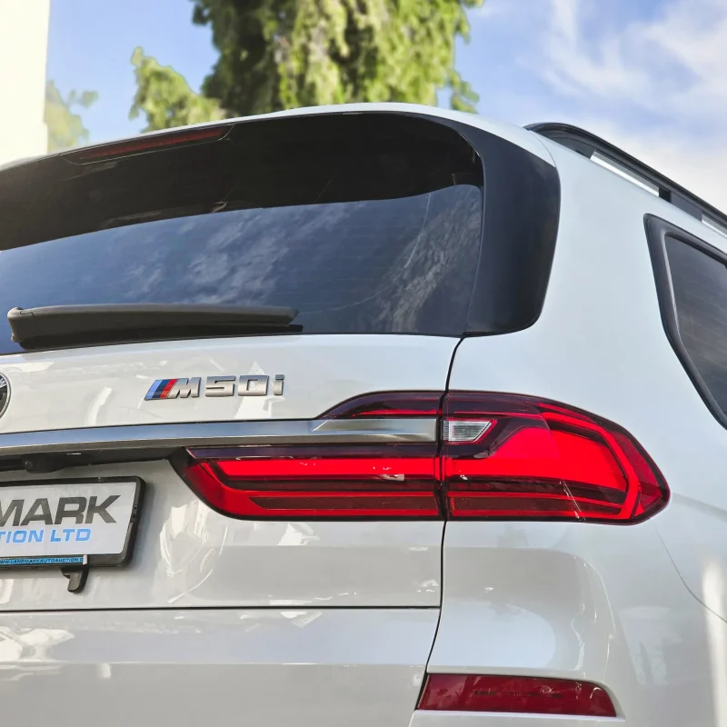 BMW_X7_M50i_2019_Kenya_Landmark_18_result