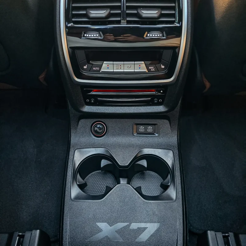 BMW_X7_M50i_2019_Kenya_Landmark_1_result