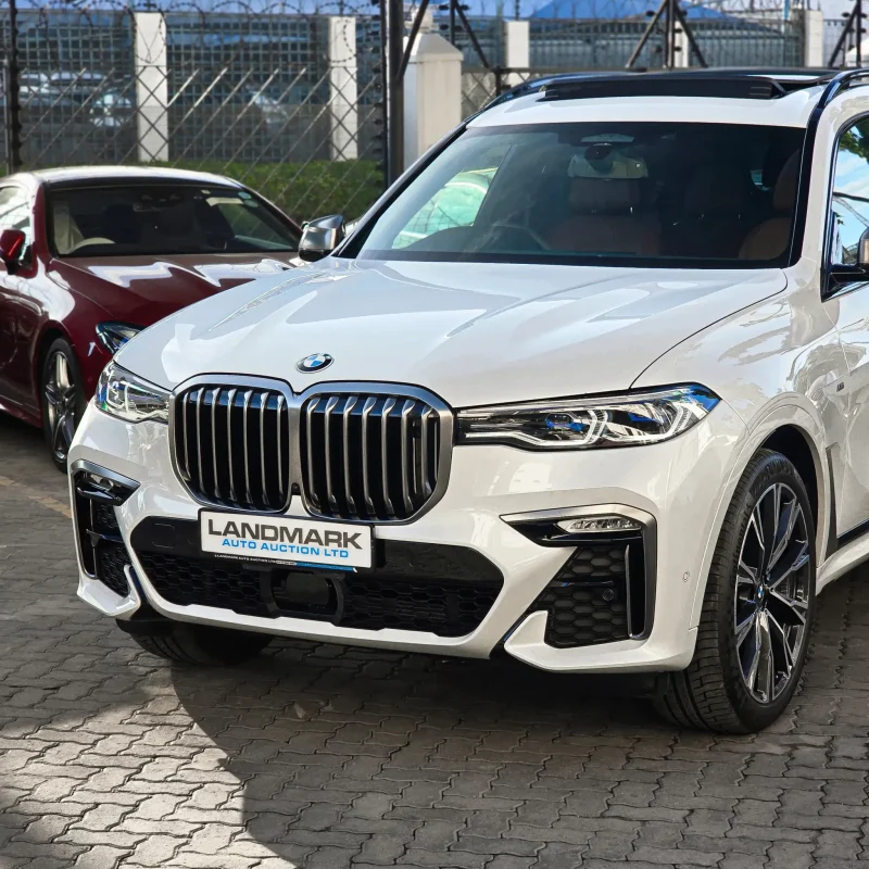 BMW_X7_M50i_2019_Kenya_Landmark_22_result