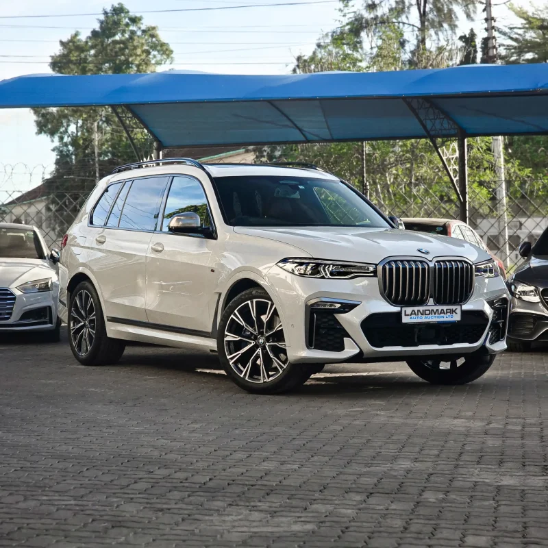 BMW_X7_M50i_2019_Kenya_Landmark_25_result