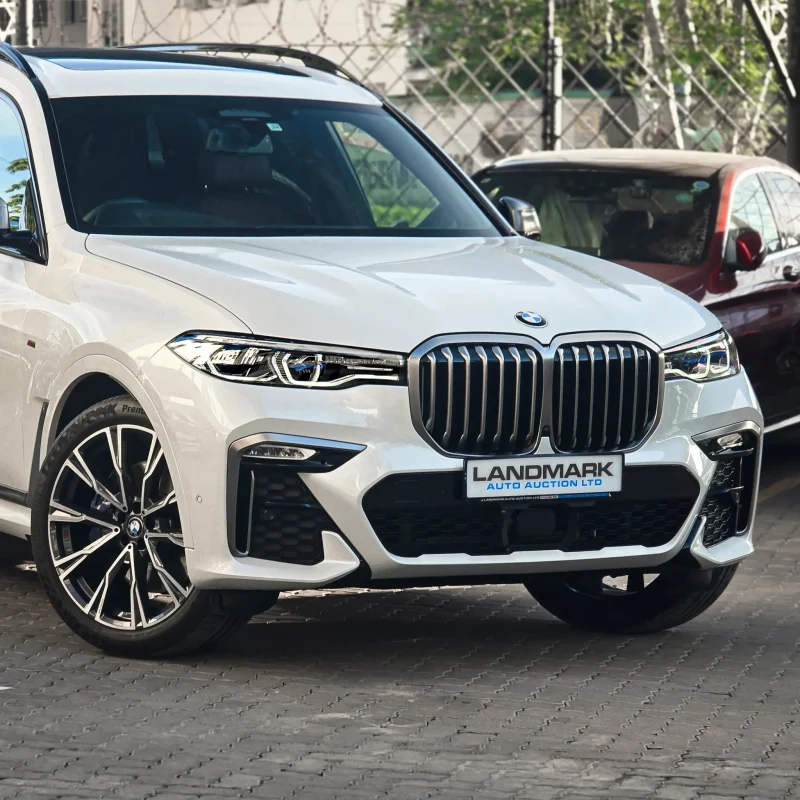 BMW_X7_M50i_2019_Kenya_Landmark_26_result