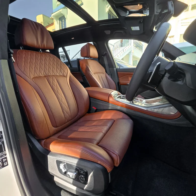 BMW_X7_M50i_2019_Kenya_Landmark_2_result