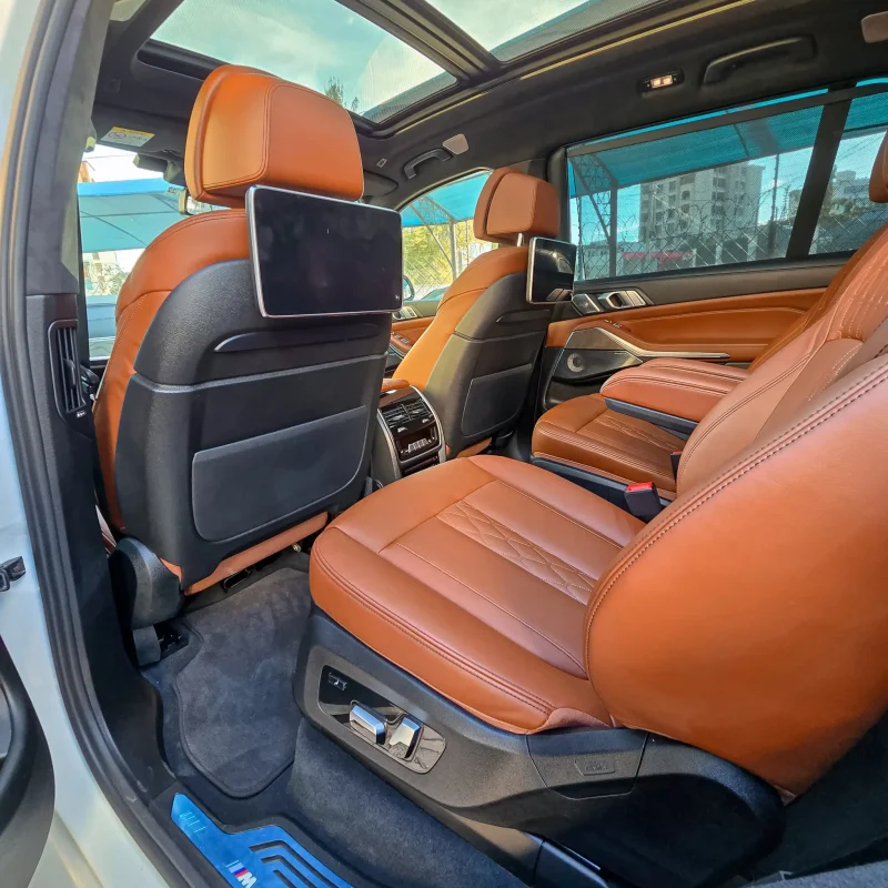 BMW_X7_M50i_2019_Kenya_Landmark_4_result