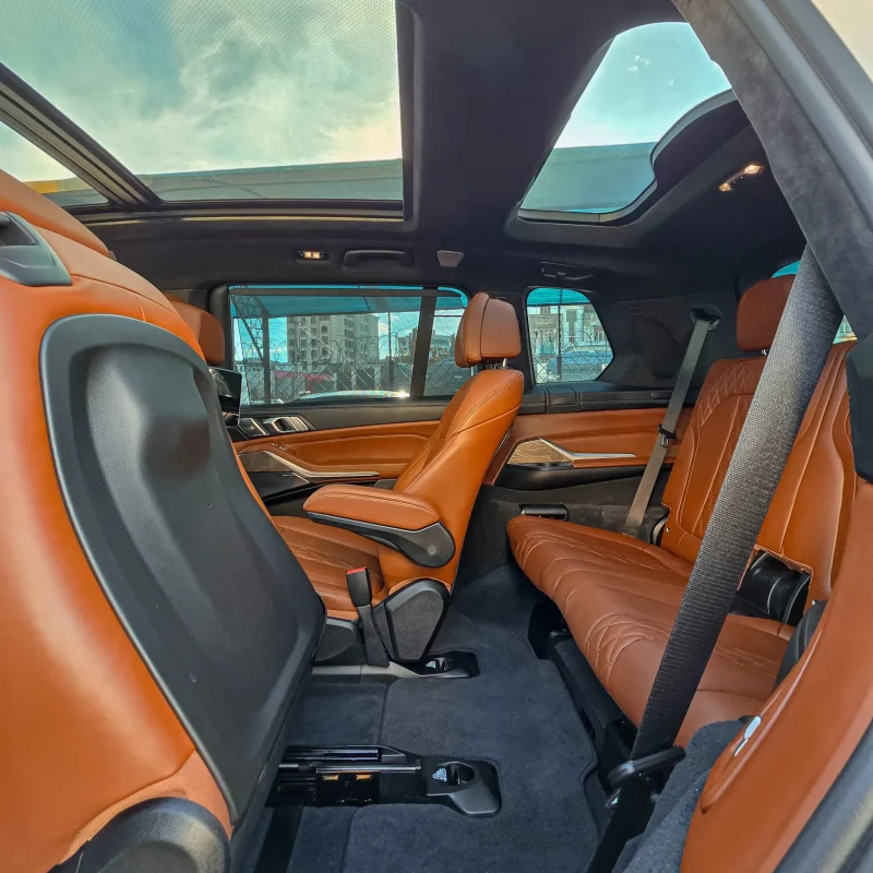 BMW_X7_M50i_2019_Kenya_Landmark_6_result