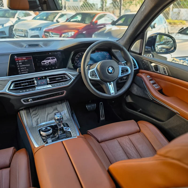 BMW_X7_M50i_2019_Kenya_Landmark_7_result