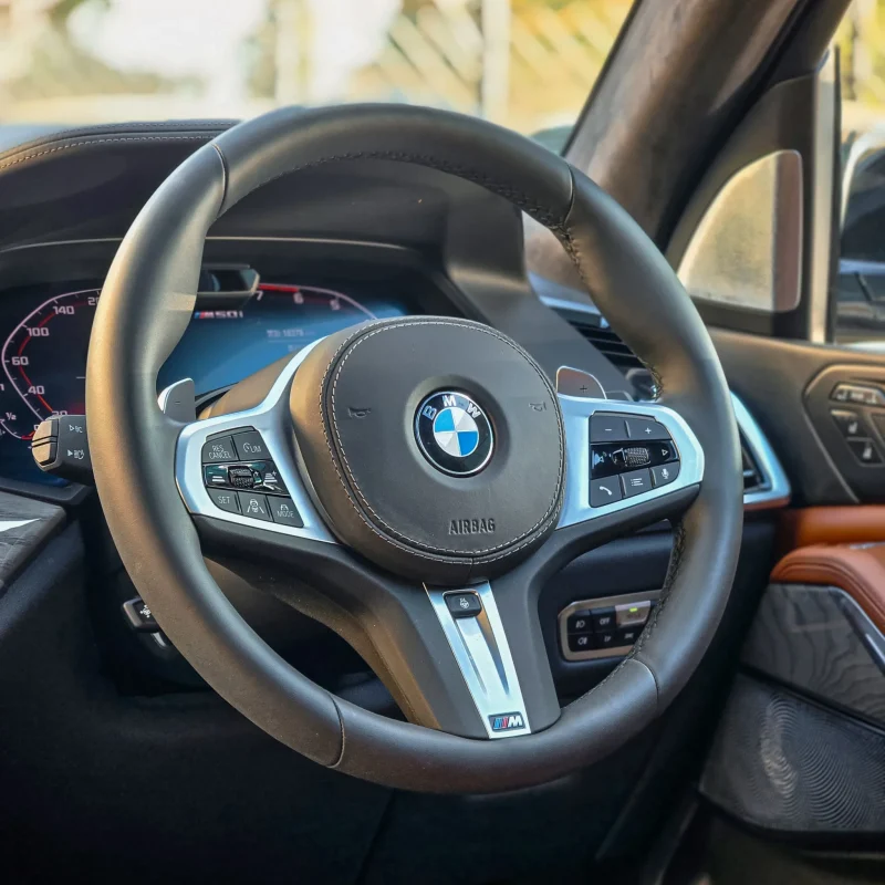 BMW_X7_M50i_2019_Kenya_Landmark_8_result