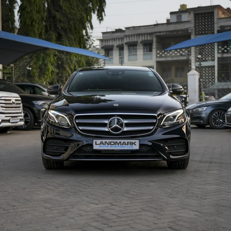 Mercedes Benz_E200_2018_Black (3)