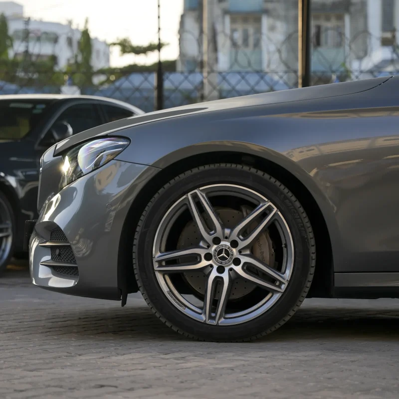 Mercedes Benz_E250_2018_gray (26)