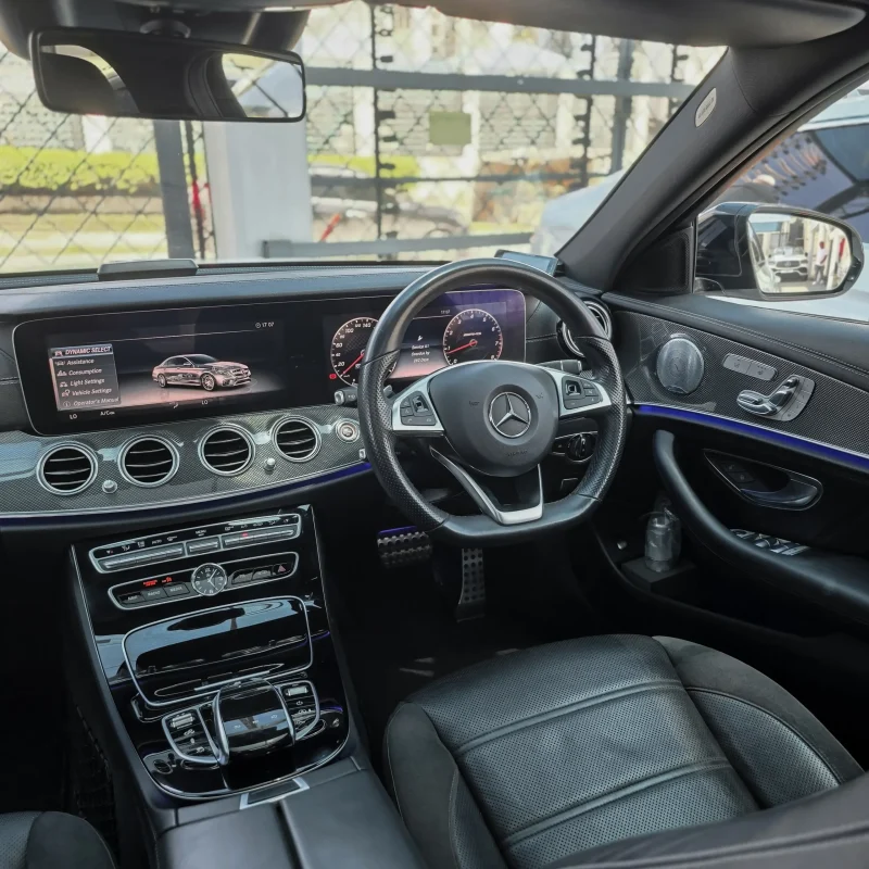 Mercedes Benz_E43_AMG_2017_Kenya_Landmark_3_result
