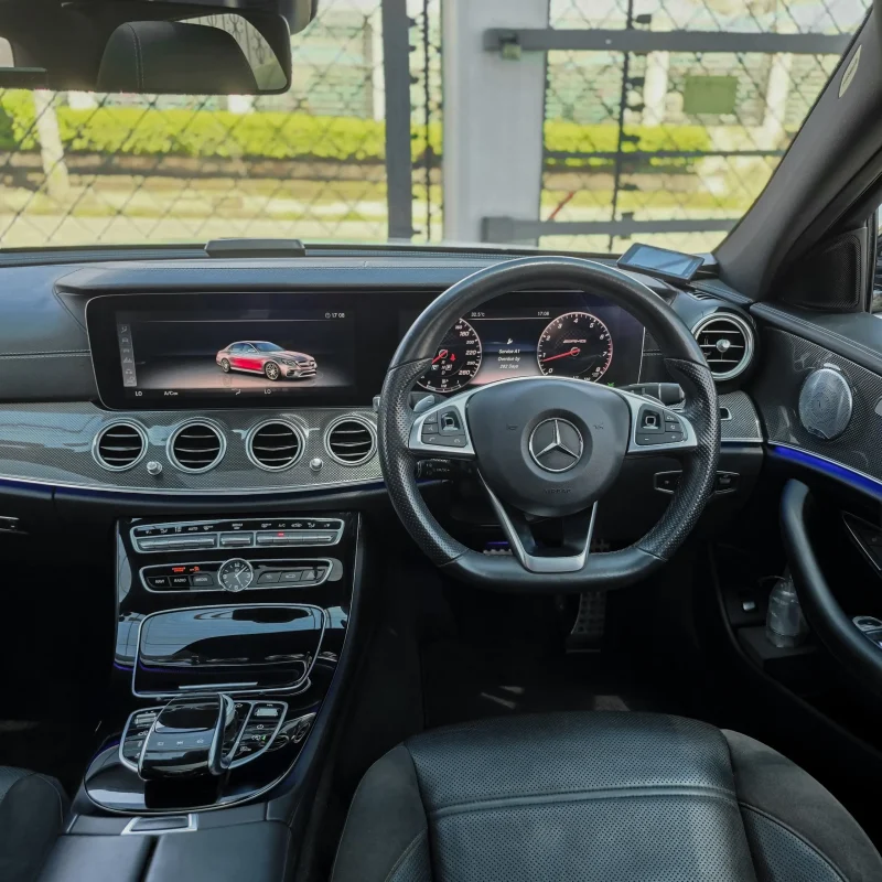 Mercedes Benz_E43_AMG_2017_Kenya_Landmark_5_result
