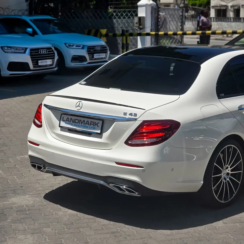 Mercedes Benz_E43_AMG_2017_Kenya_Landmark_7_result
