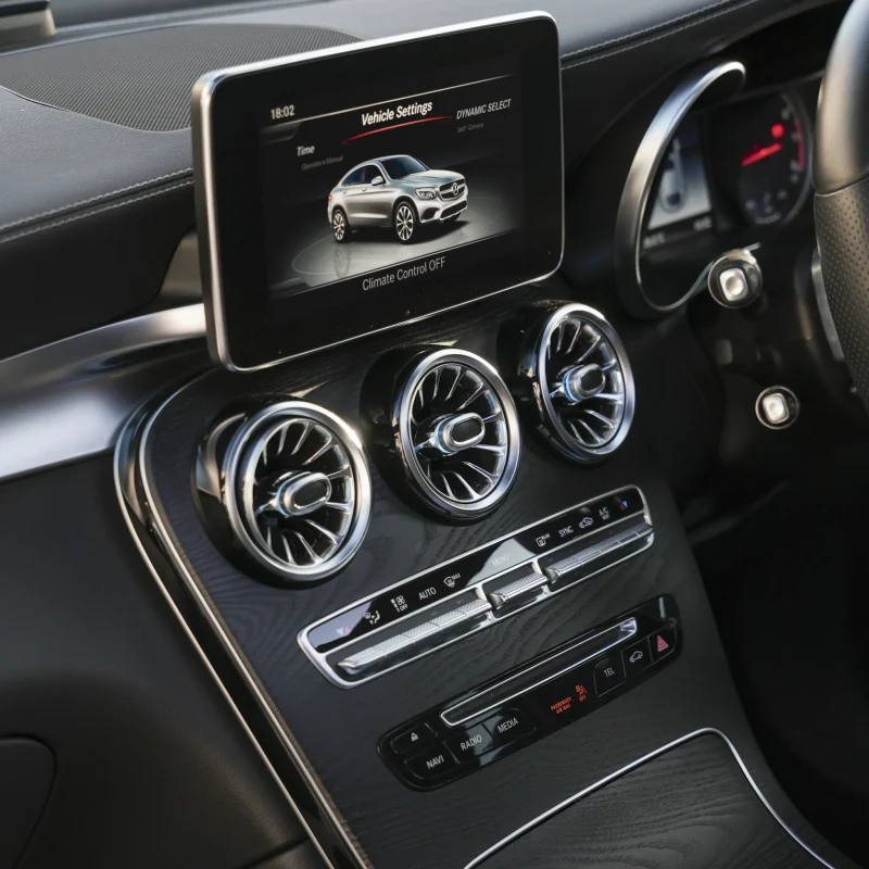 Mercedes Benz_GLC43_2018_White (11)