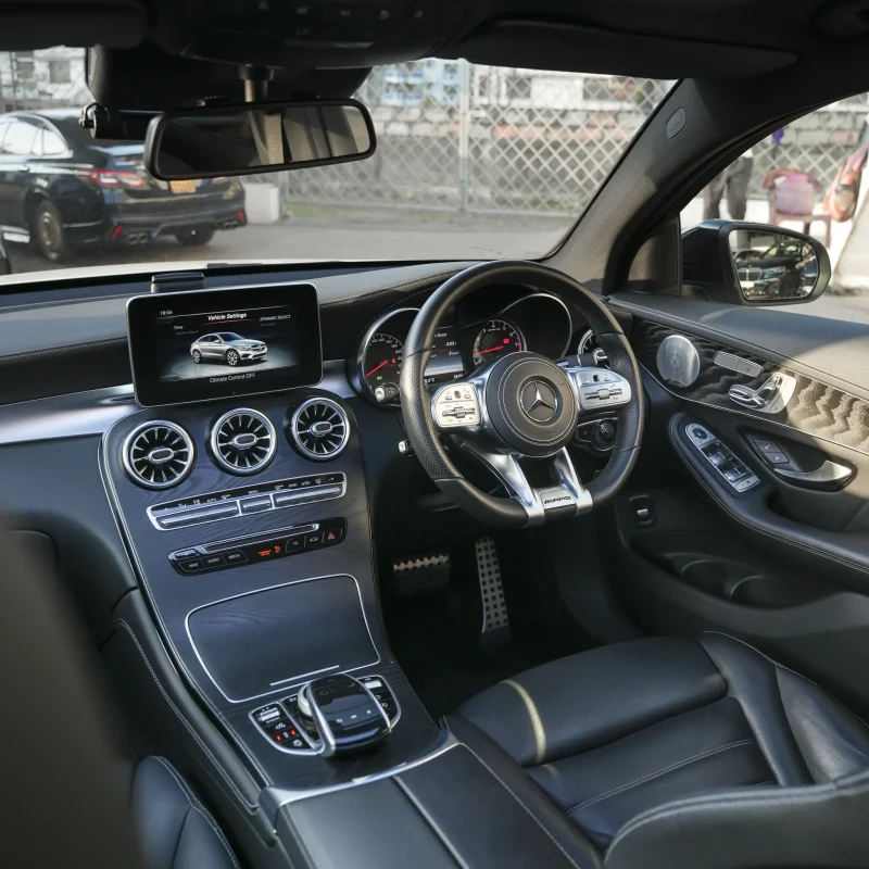 Mercedes Benz_GLC43_2018_White (14)