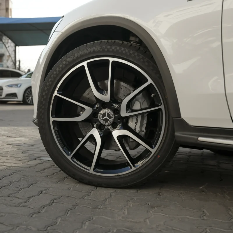 Mercedes Benz_GLC43_2018_White (2)