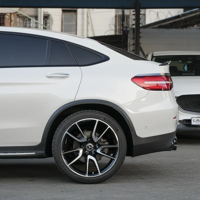 Mercedes Benz_GLC43_2018_White (26)