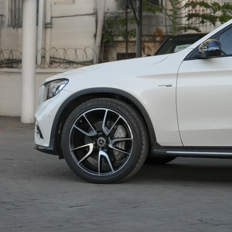 Mercedes Benz_GLC43_2018_White (27)