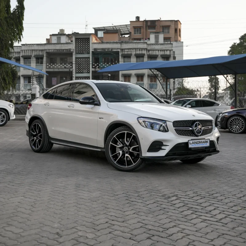 Mercedes Benz_GLC43_2018_White (31)