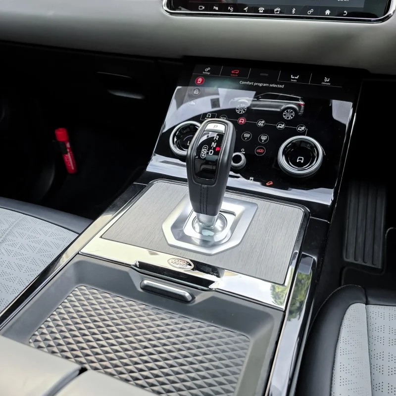 Range Rover_Evoque_P250_2019_Kenya_Landmark_6_result