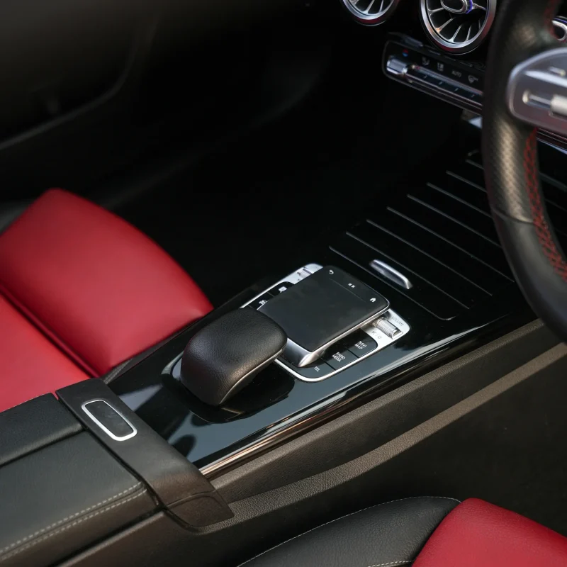 mercedes-benz-a180-amg-line-10