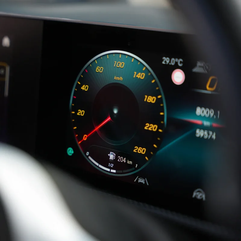 mercedes-benz-a180-amg-line-12
