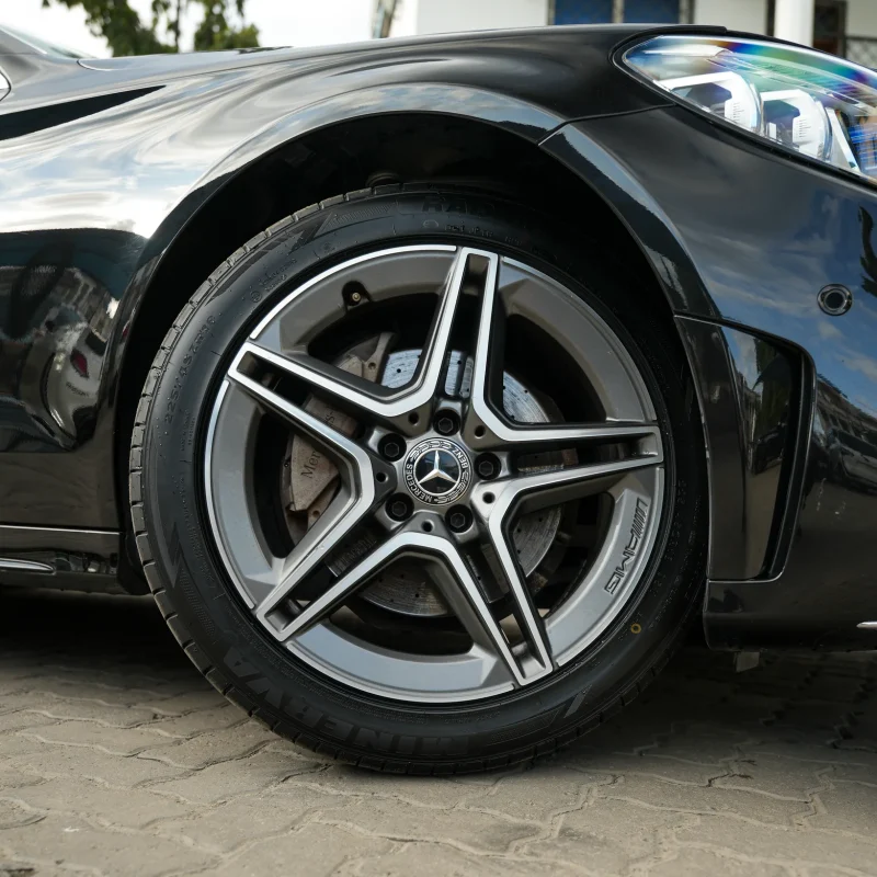 mercedes-benz-c200-amg-line-2019-04