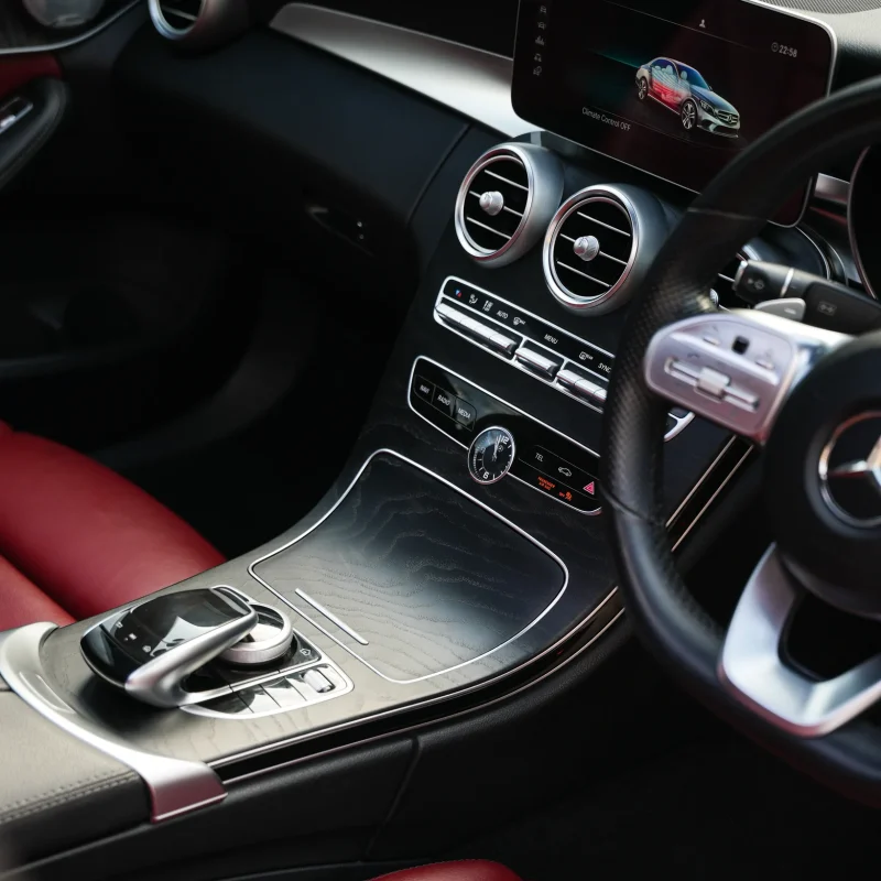 mercedes-benz-c200-amg-line-2019-08