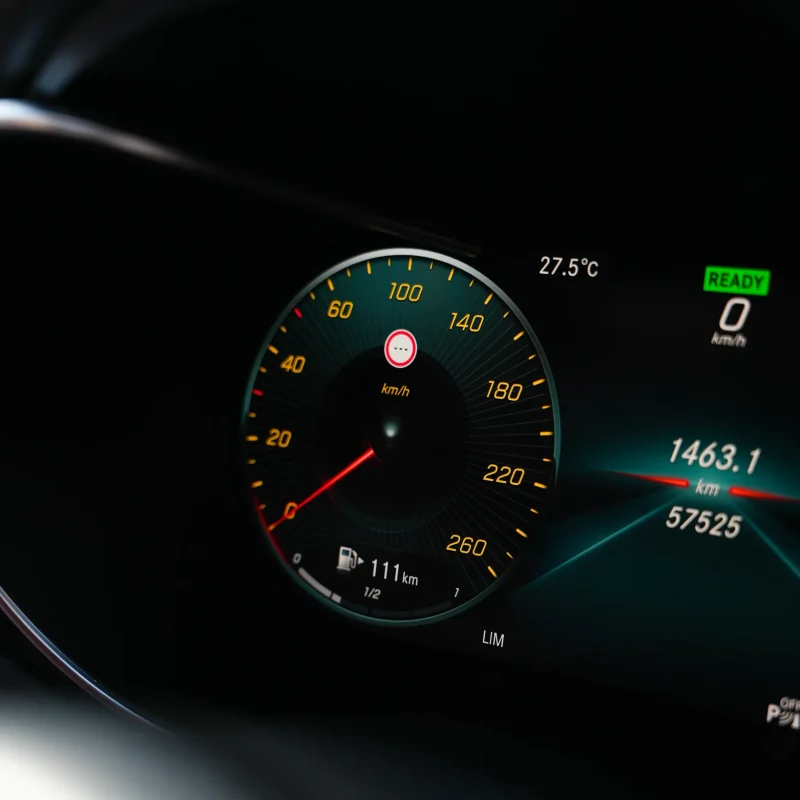 mercedes-benz-c200-amg-line-2019-10