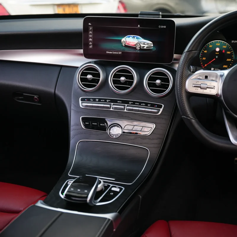 mercedes-benz-c200-amg-line-2019-15